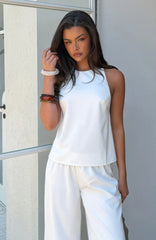 Way She Walks Top Pearl