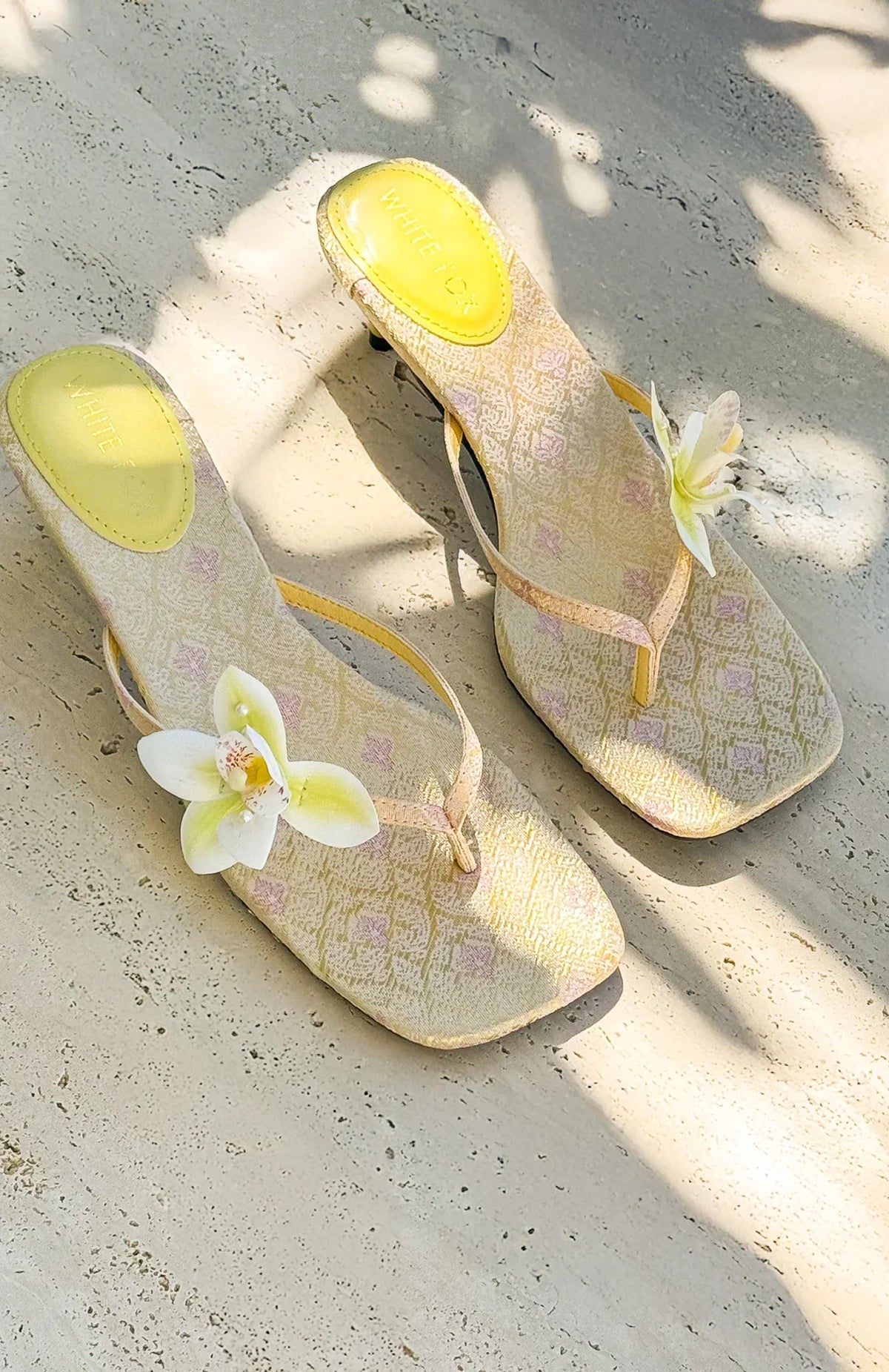 Rhea Orchid Thong Mules Lemon